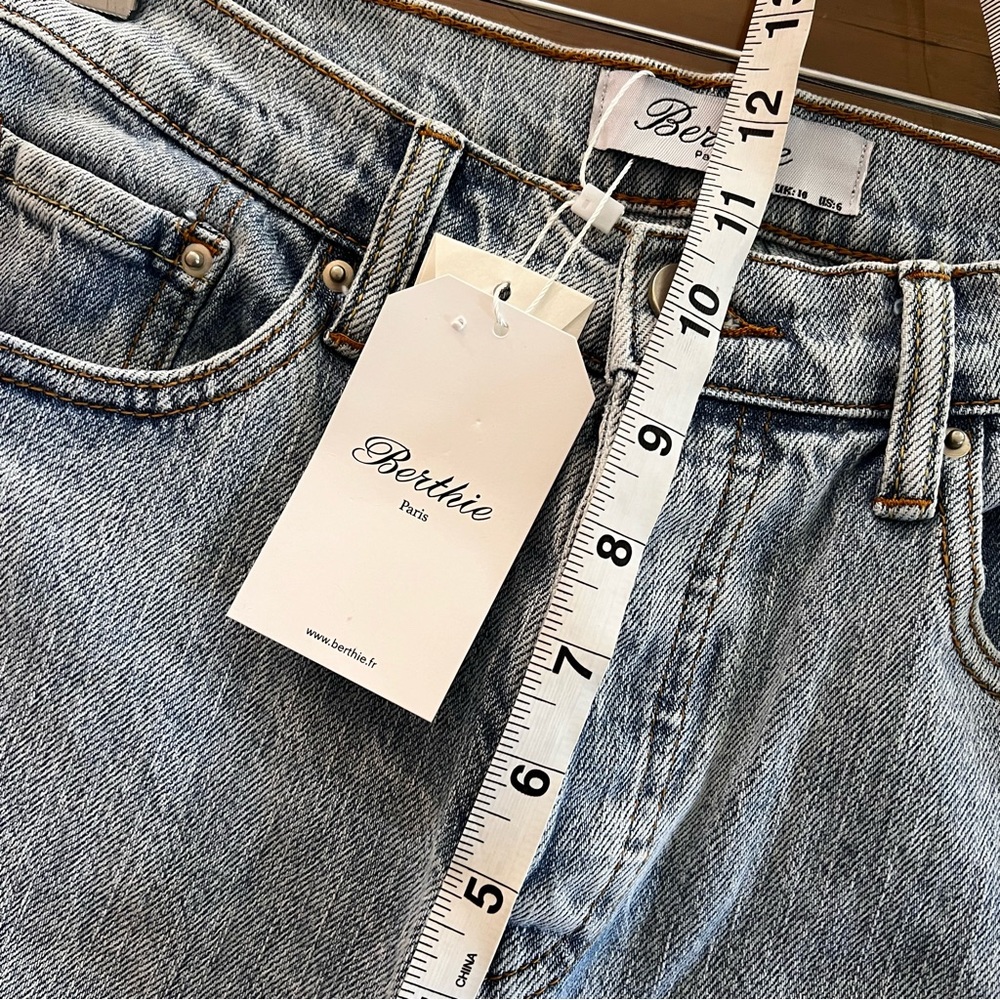 High Rise Straight Leg Jeans Light Wash Vintage Style Denim NWT 6 - Picture 10 of 11